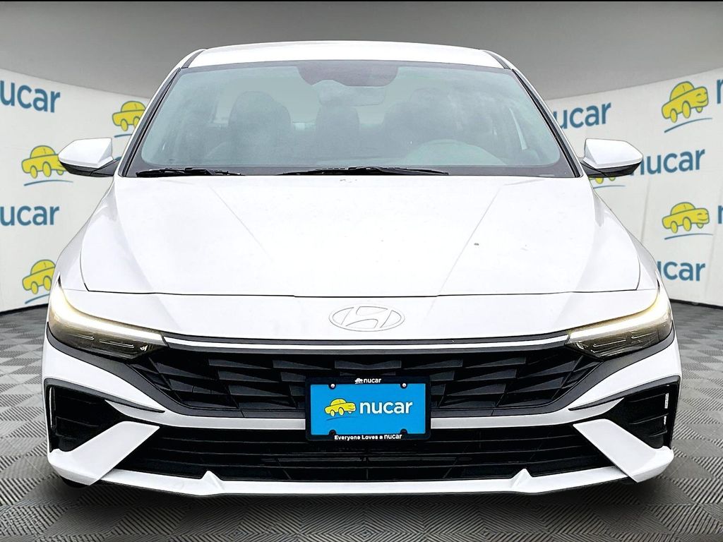 2024 Hyundai Elantra — photo 2