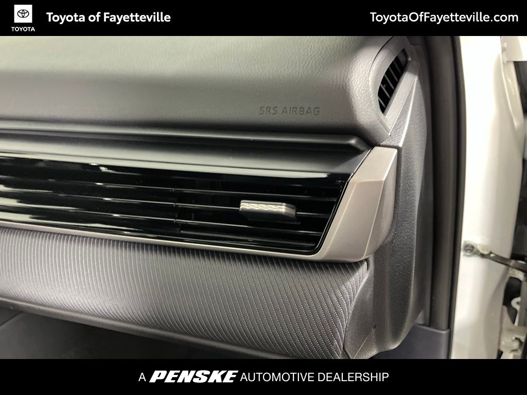 Thumbnail: 2025 Toyota Camry - 10