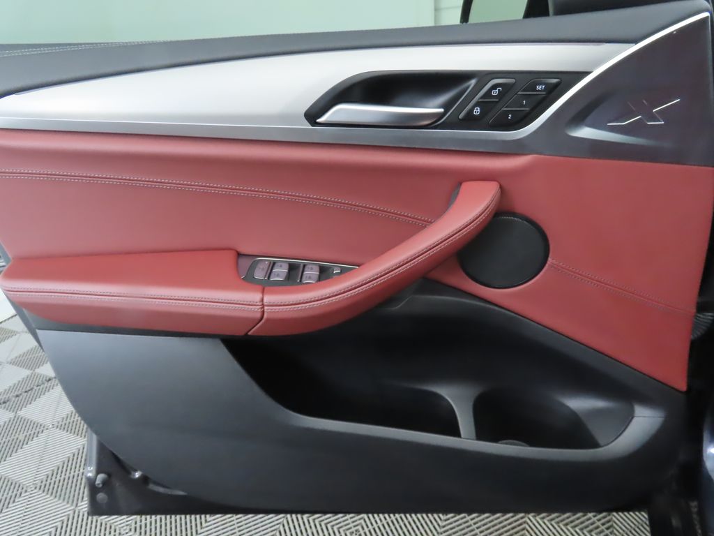 Thumbnail: 2021 BMW X4 - 25