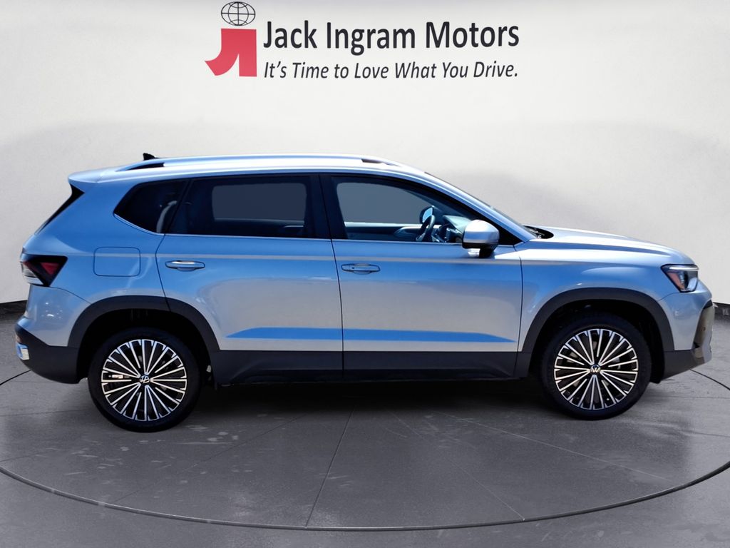 used 2025 Volkswagen Taos car