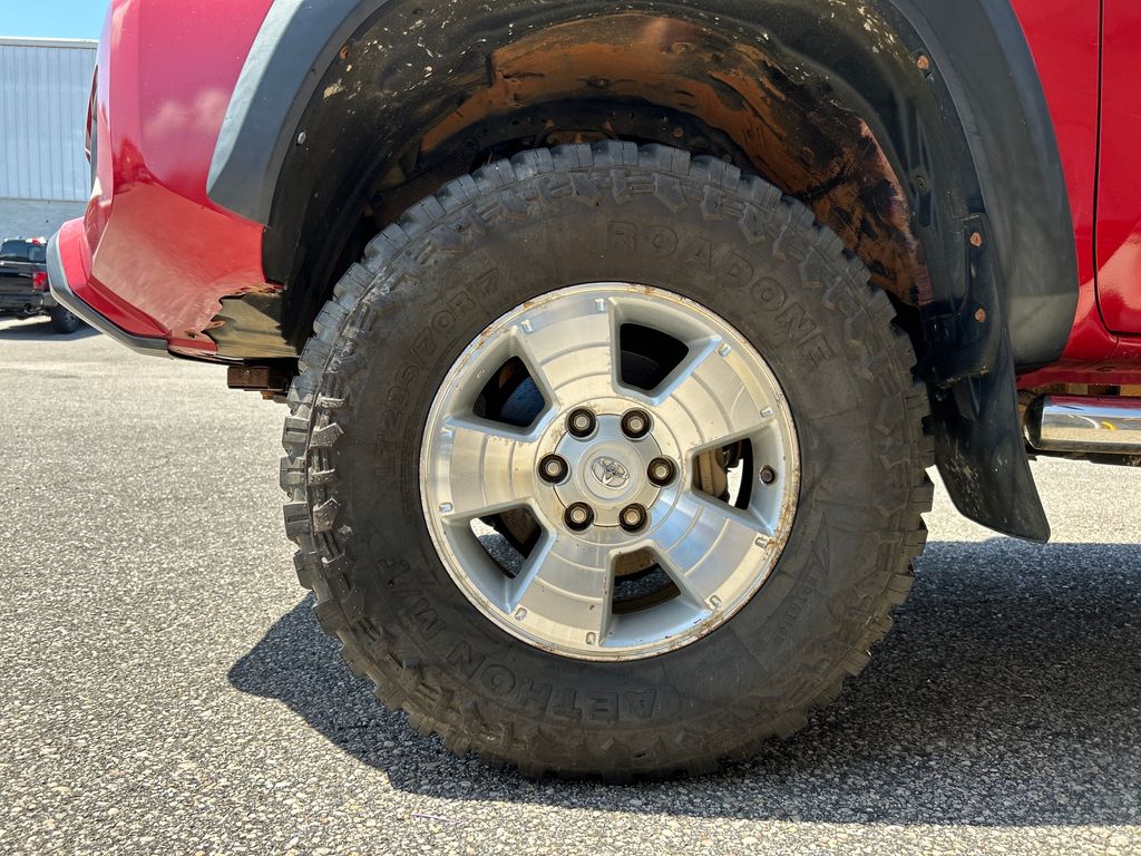 Used 2016  Toyota  image 6