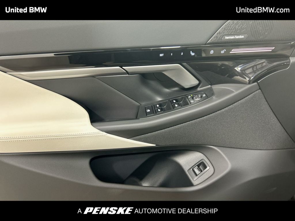 2025 BMW 5 Series 530i 11