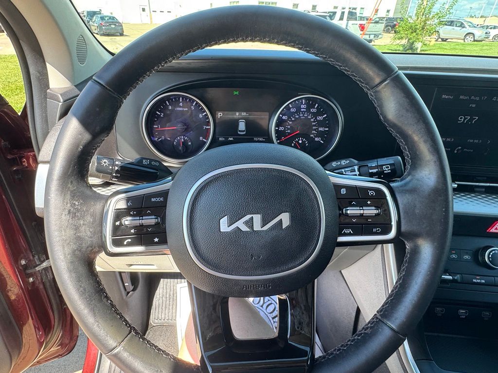 Used 2022 Kia Carnival Van
