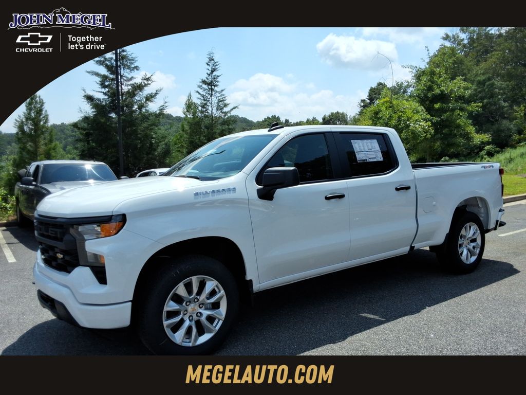 Summit White 2026 Chevrolet Silverado 1500 Custom Crew Cab 4WD Pickup Truck Four-Wheel Drive 8-Speed Automatic