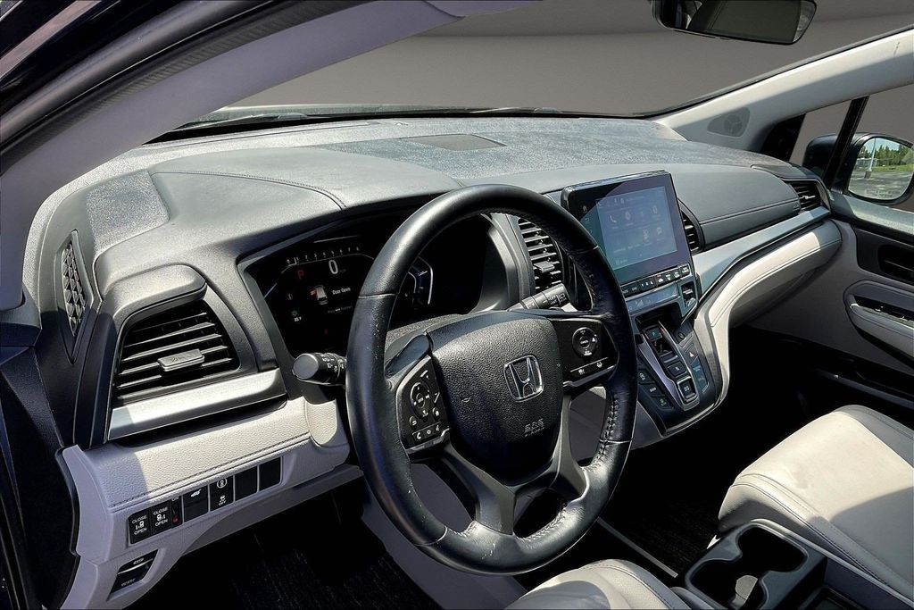 Used 2021 Honda Odyssey Van