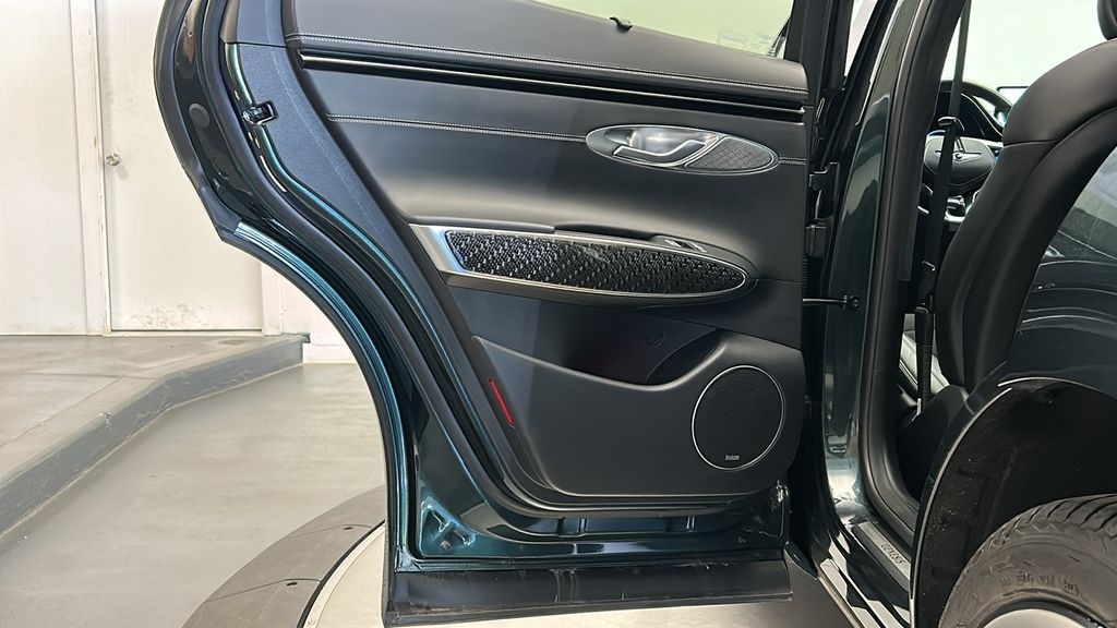 2022 Genesis GV70 Sport 24