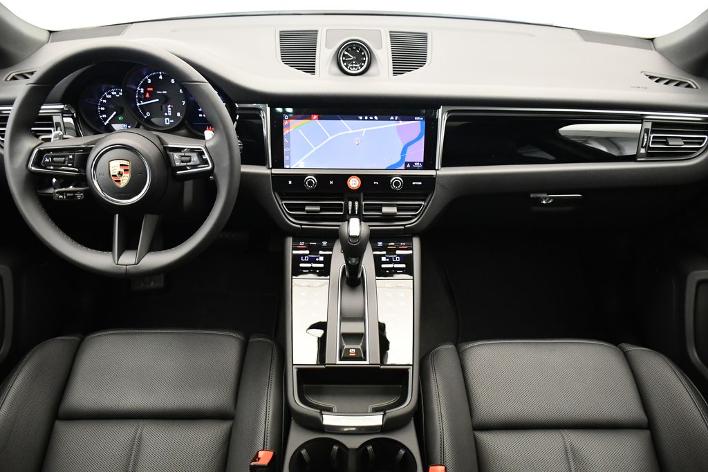 Thumbnail: 2025 Porsche Macan - 23
