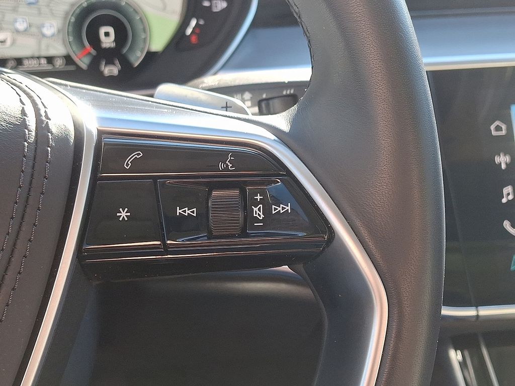 Thumbnail: 2022 Audi A8 - 23