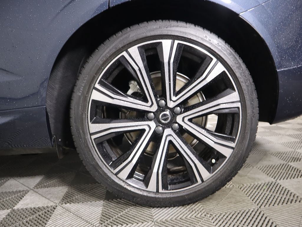 Thumbnail: 2023 Volvo XC60 - 30