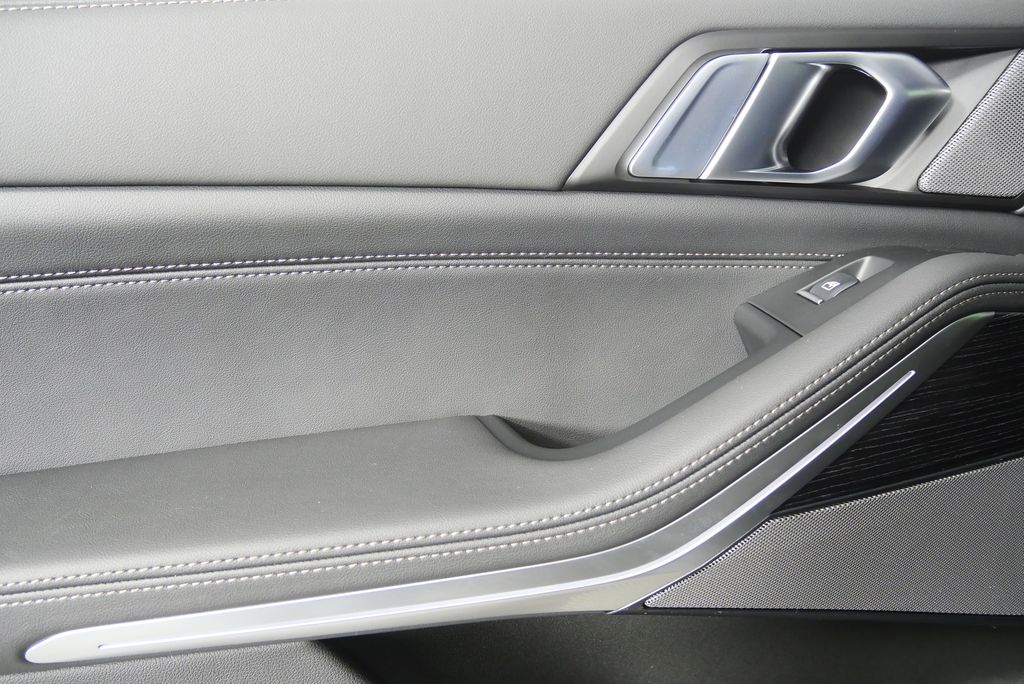 Thumbnail: 2026 BMW X5 - 14
