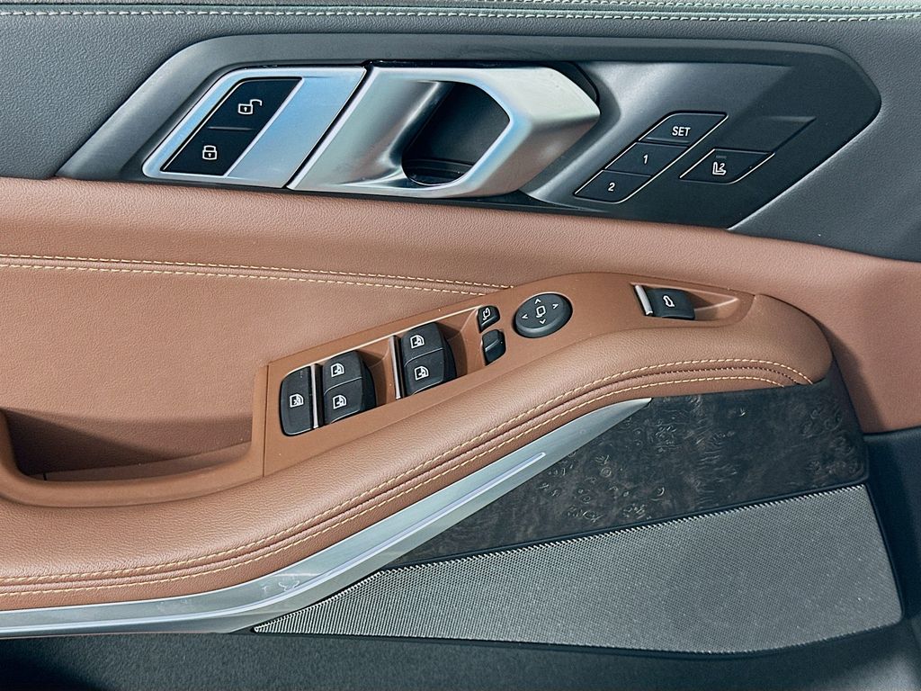 Thumbnail: 2025 BMW X5 - 18