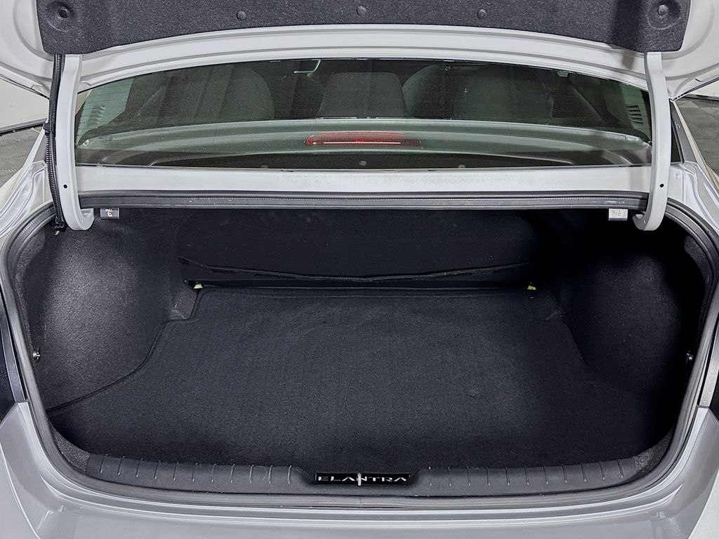 2021 Hyundai Elantra SE