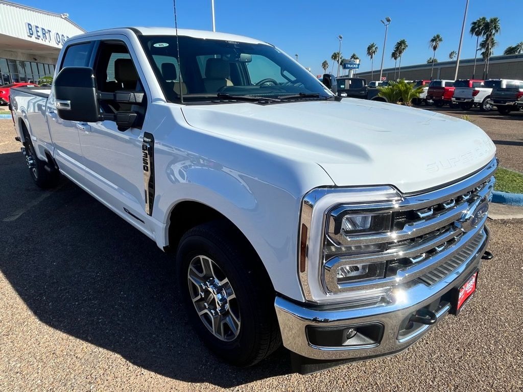 New 2026 Ford F-350SD Lariat RWD 4D Crew Cab