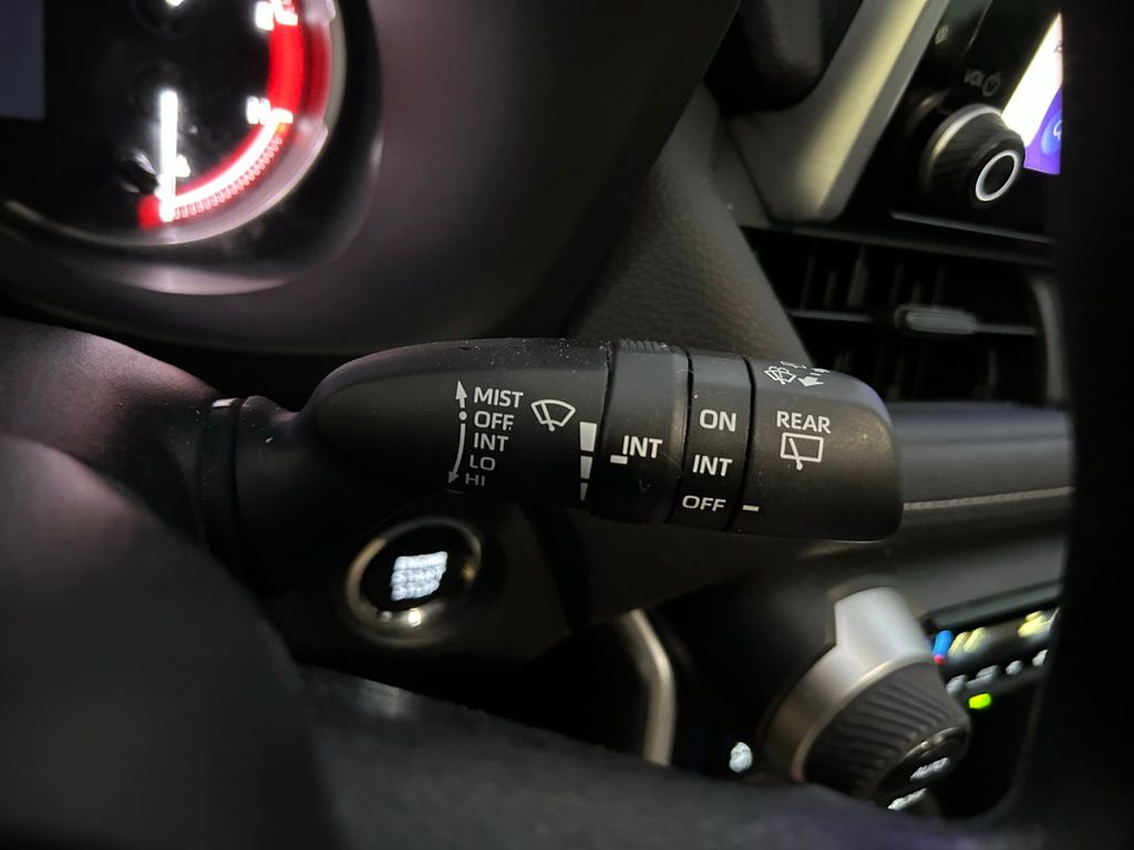 Thumbnail: 2023 Toyota RAV4 - 21