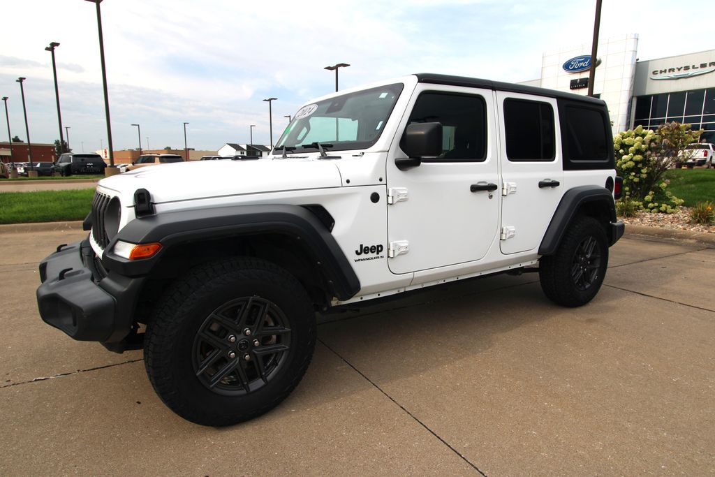 Used 2024 Jeep Wrangler SUV
