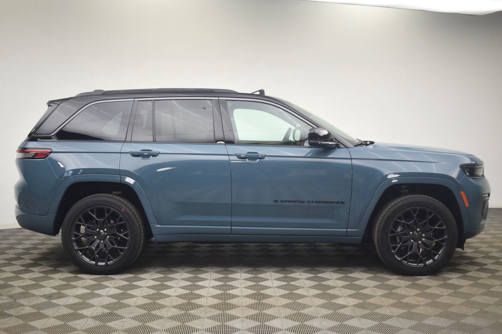 new 2026 Jeep Grand Cherokee car, priced at $59,966