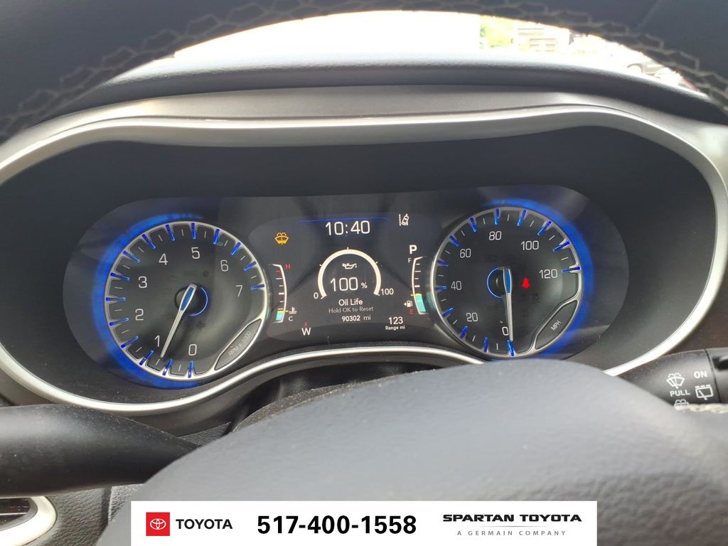 Used 2024 Black Chrysler Touring L image 19