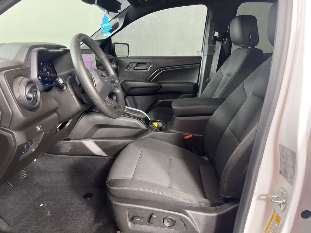 Thumbnail: 2024 Chevrolet Colorado - 19