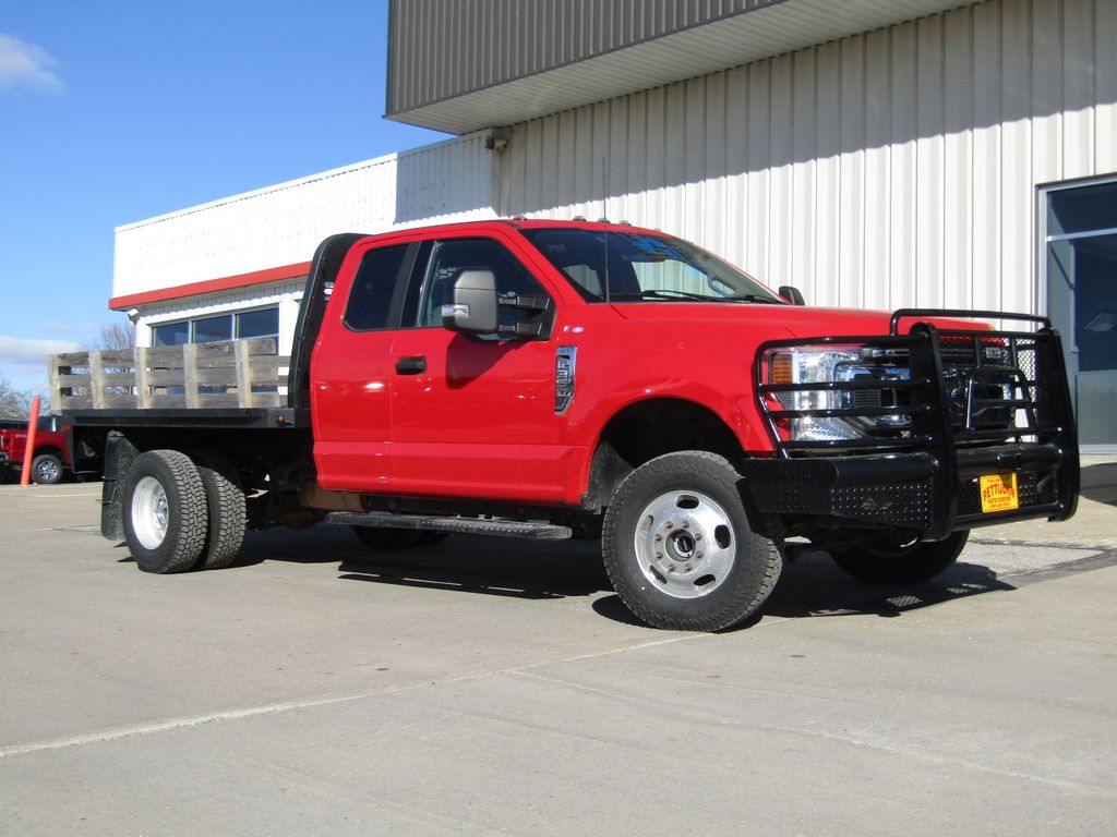 2022 Ford F-350 Super Duty Chassis XLT SuperCab DRW 4WD