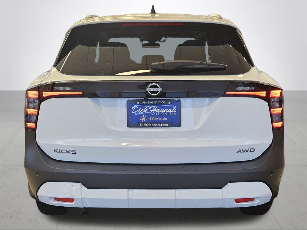 2026 Nissan Kicks SV