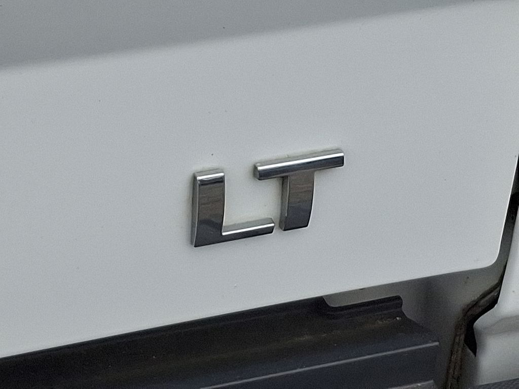 Thumbnail: 2017 Chevrolet Silverado 1500 - 31