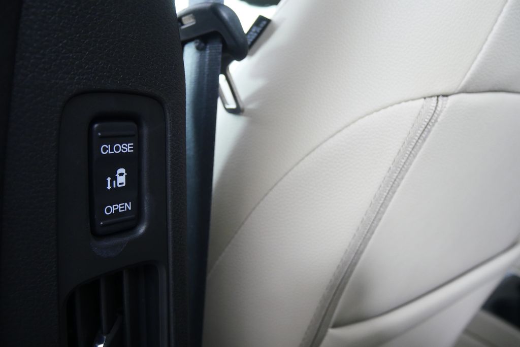 Thumbnail: 2023 Honda Odyssey - 22