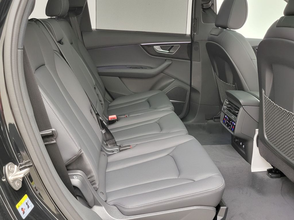 Thumbnail: 2026 Audi Q7 - 19