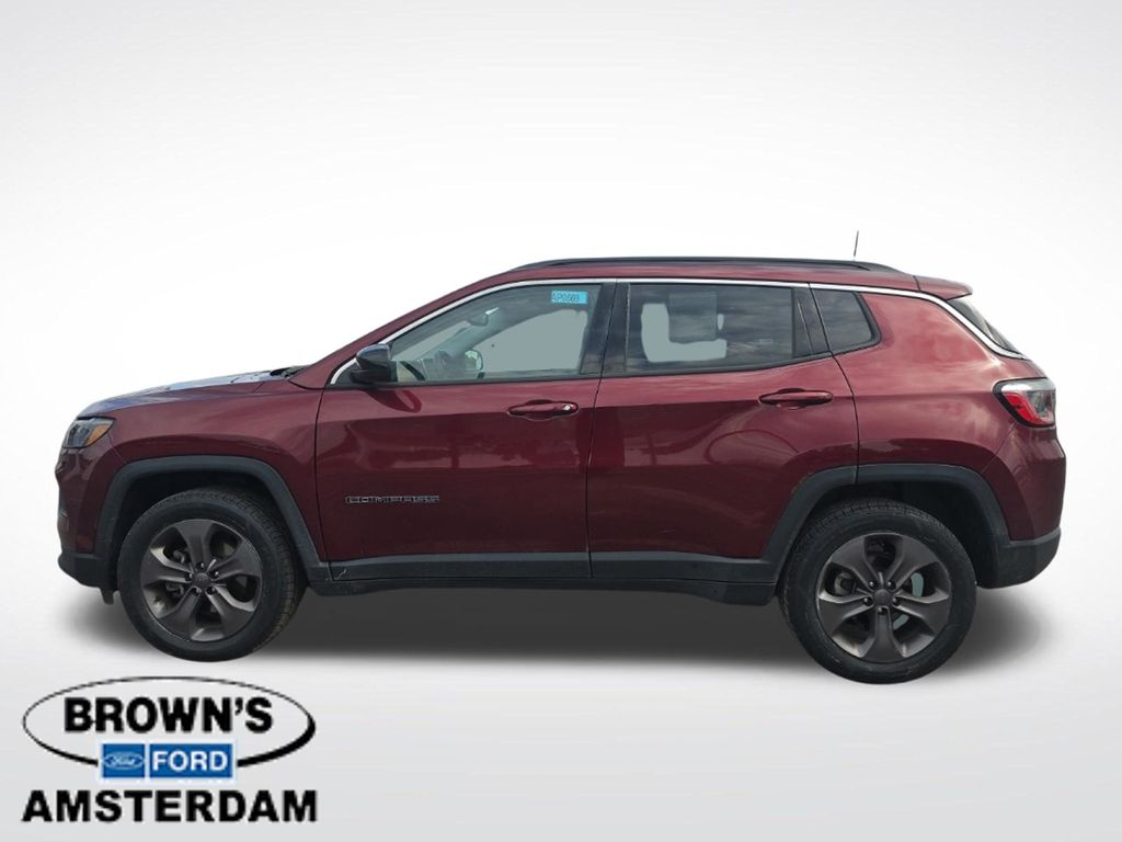 2022 Jeep Compass Latitude Lux - 3