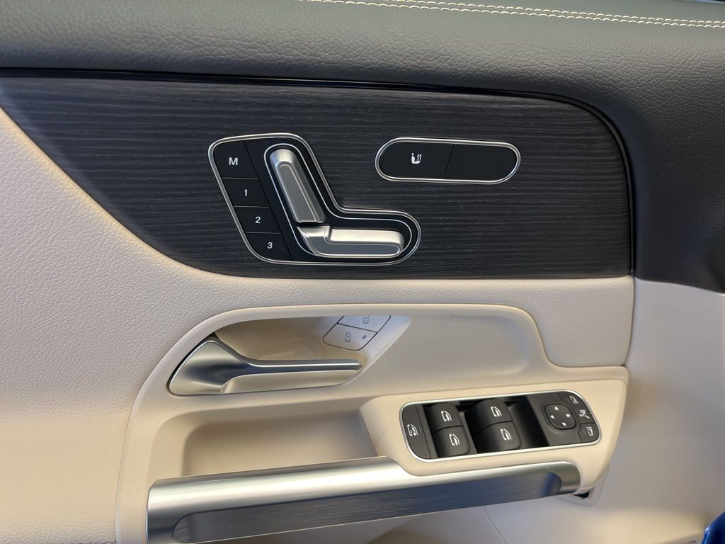 Thumbnail: 2026 Mercedes-Benz GLB - 12