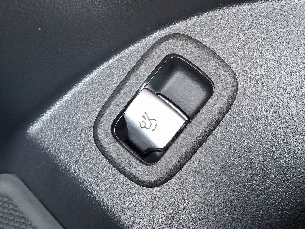 Thumbnail: 2026 Mercedes-Benz GLC - 26