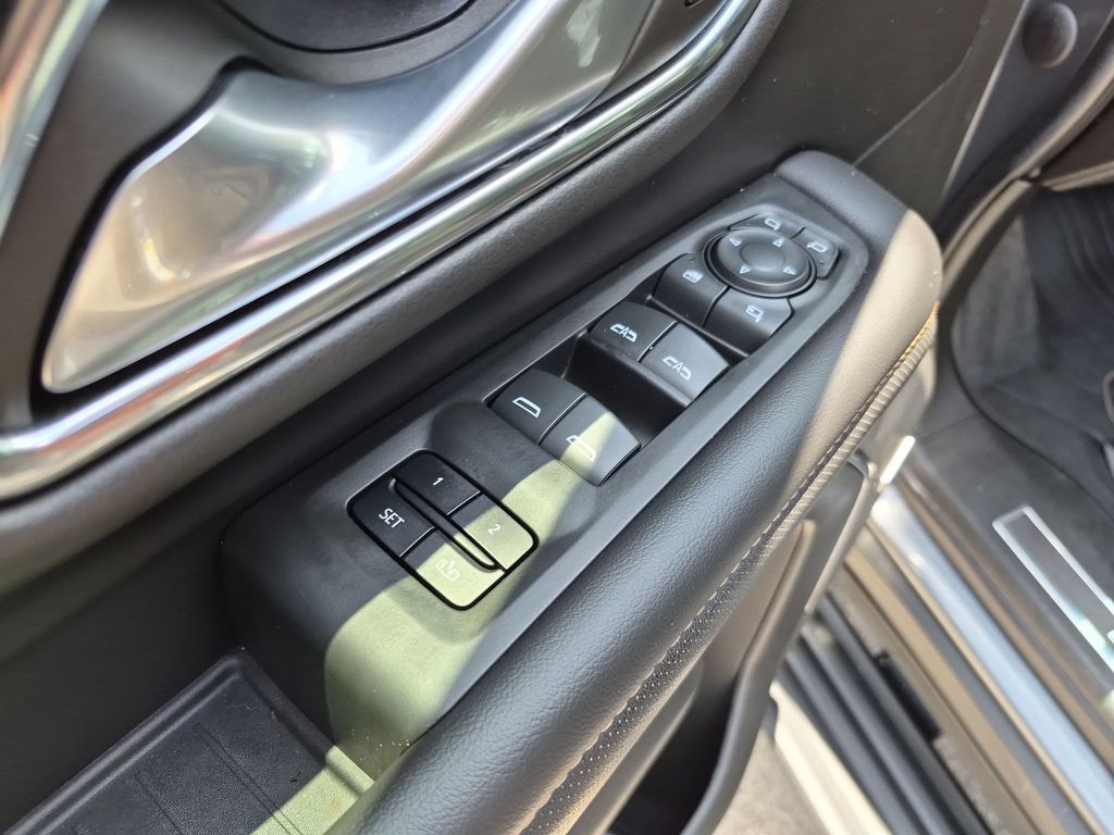 Used 2022 Gray GMC AT4 image 22