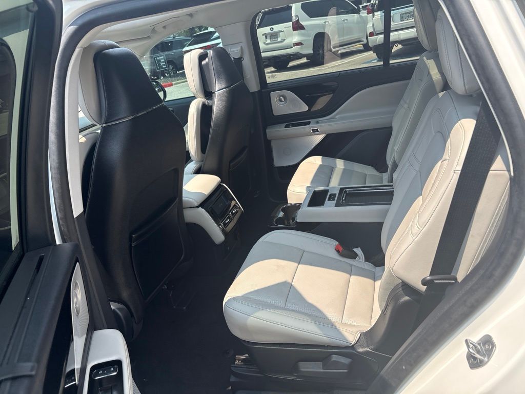 Thumbnail: 2025 Lincoln Aviator - 19