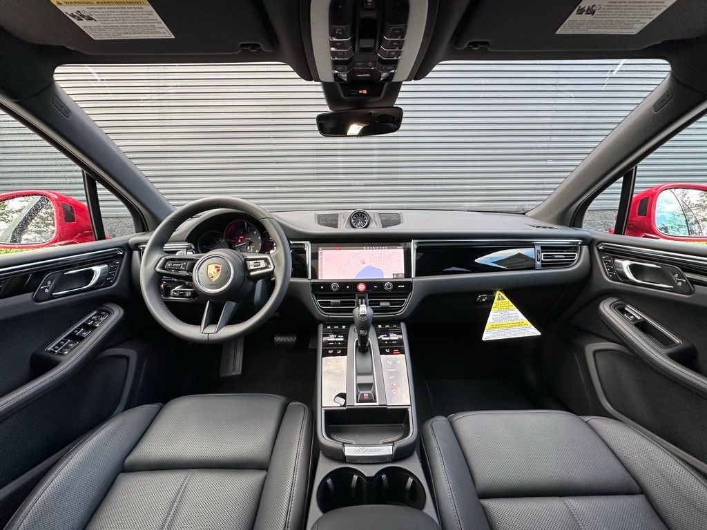 Thumbnail: 2026 Porsche Macan - 6