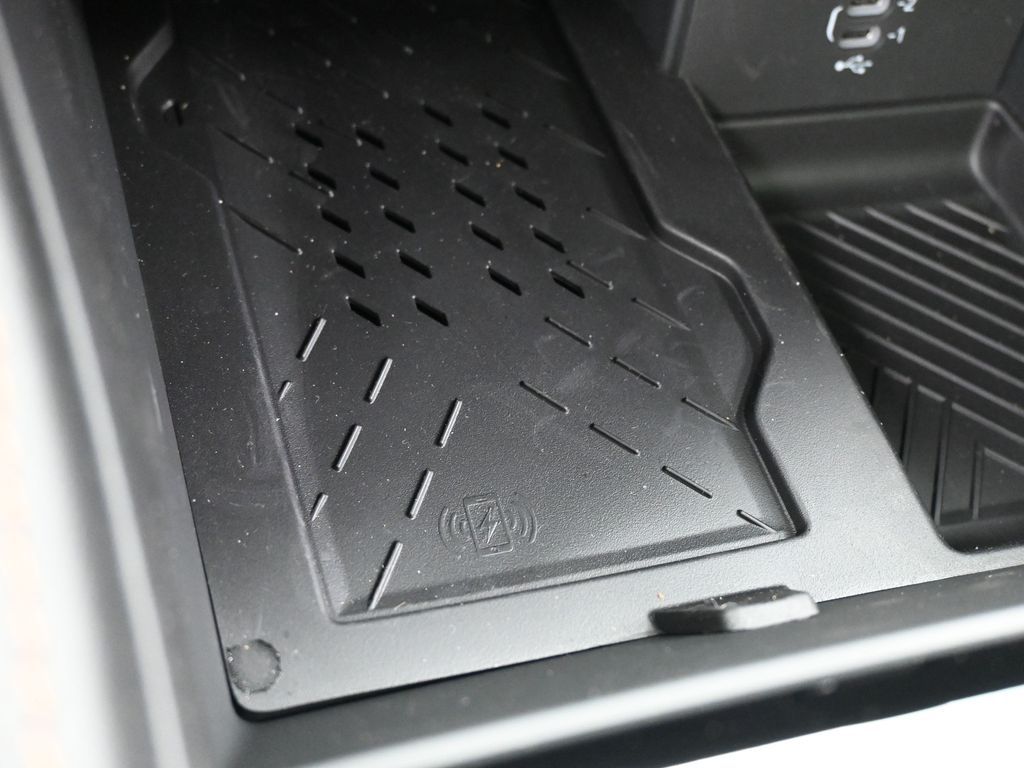 New 2026 Bright White Clearcoat Chrysler Pinnacle image 23