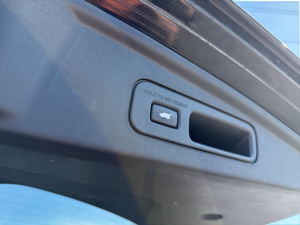 Thumbnail: 2024 Acura MDX - 24