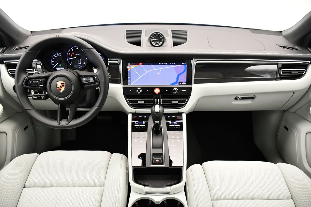 Thumbnail: 2026 Porsche Macan - 22