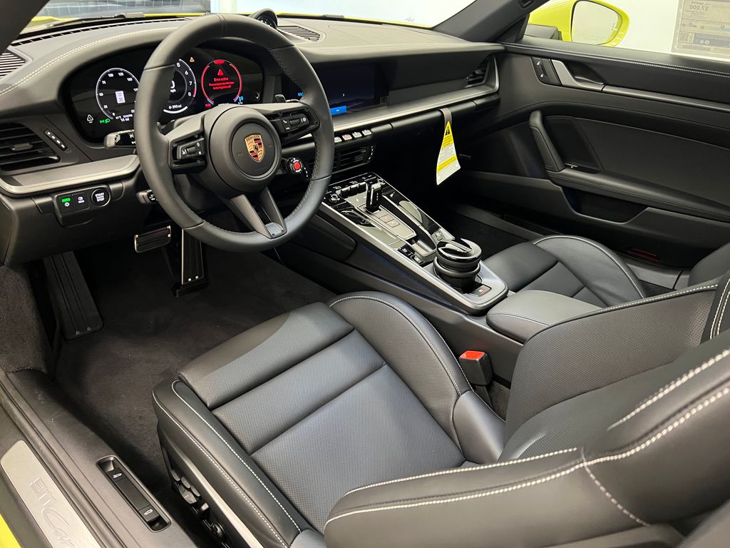 Thumbnail: 2026 Porsche 911 - 4