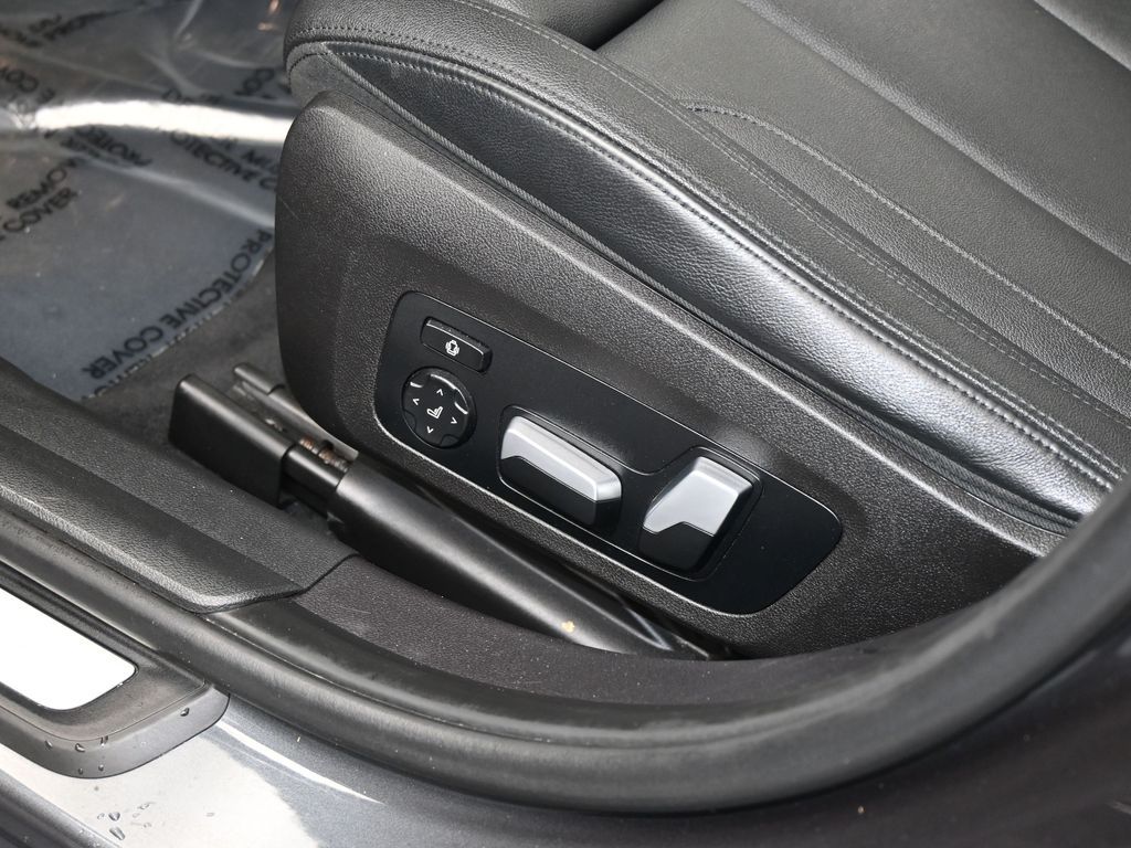 Used 2021 Mineral Grey Metallic BMW 330i image 13