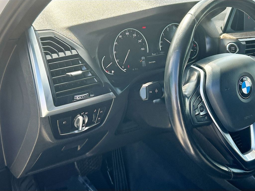 Thumbnail: 2019 BMW X3 - 10