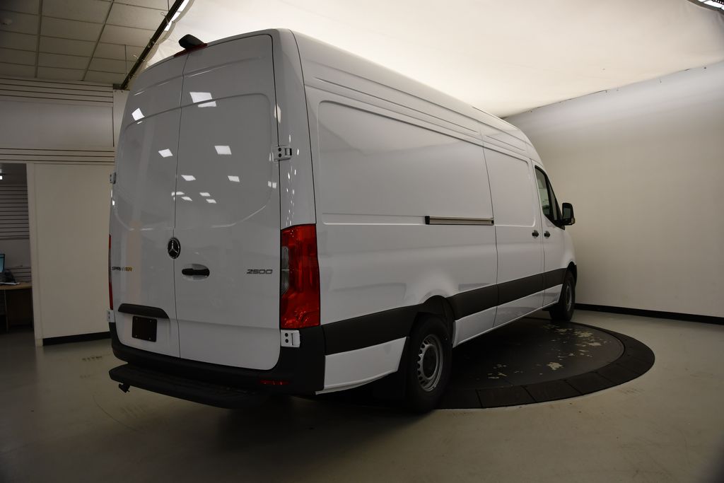 2025 Mercedes-Benz Sprinter 2500 6