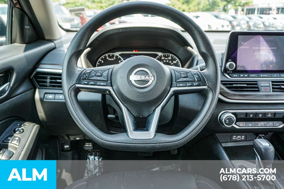 Used 2024 Red Nissan 2.5 SV image 27