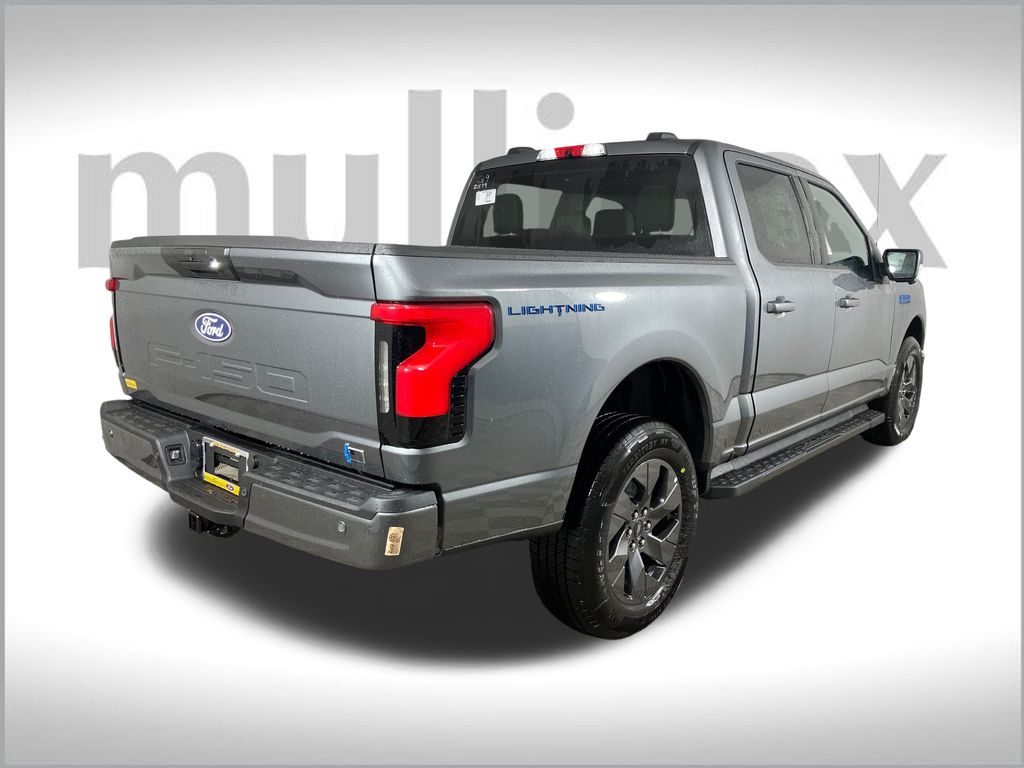 2025 Ford F-150 Lightning photo 3