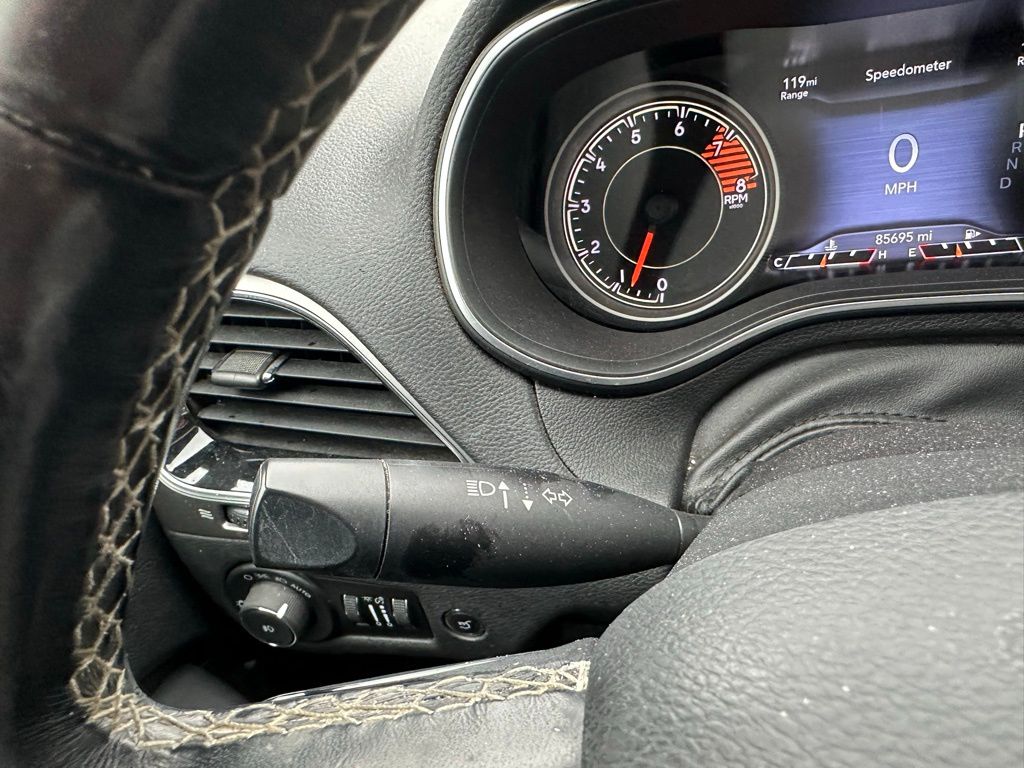 Used 2021 Gray Jeep Latitude Lux image 28