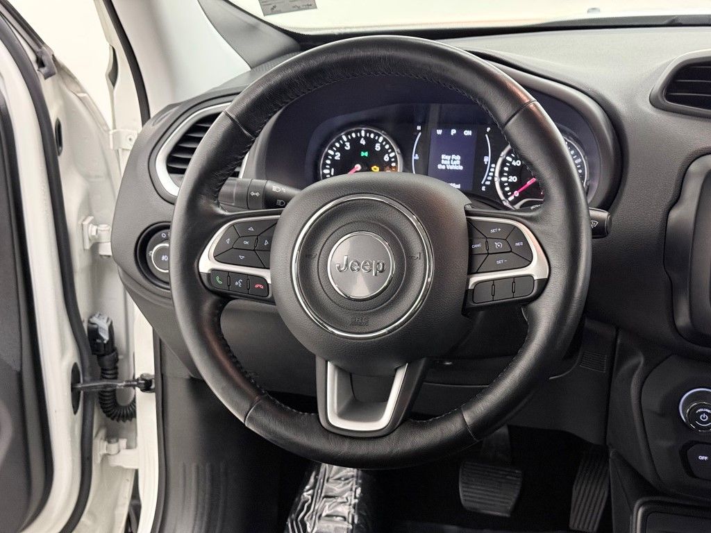 Thumbnail: 2018 Jeep Renegade - 30