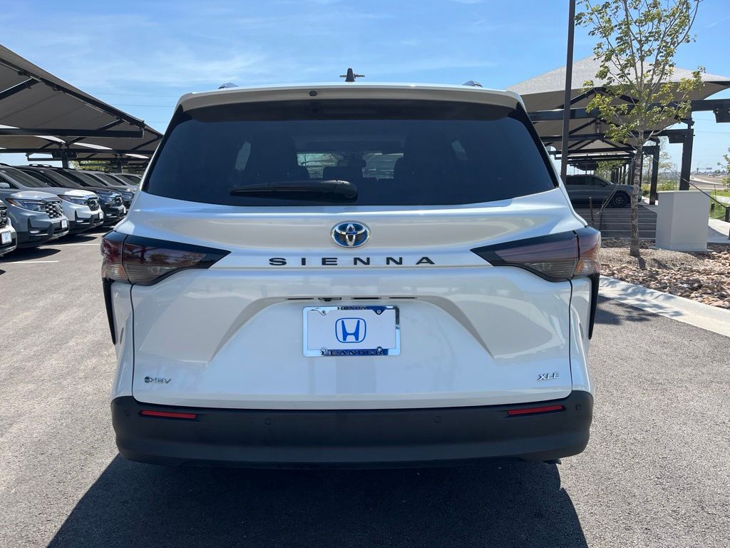 Thumbnail: 2025 Toyota Sienna - 5