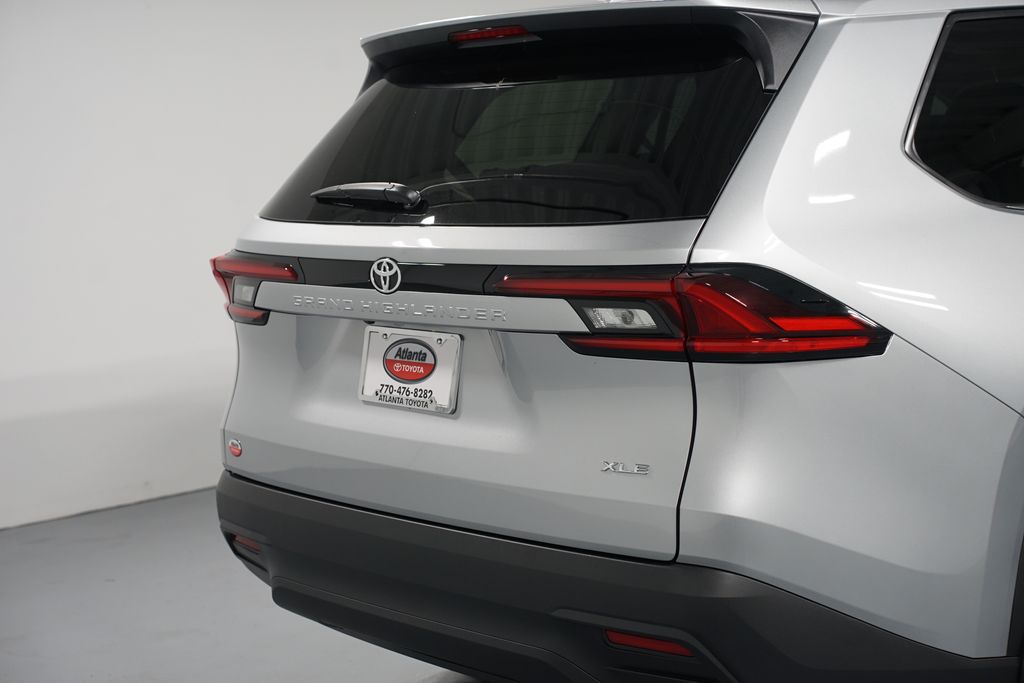 Thumbnail: 2025 Toyota Grand Highlander - 9