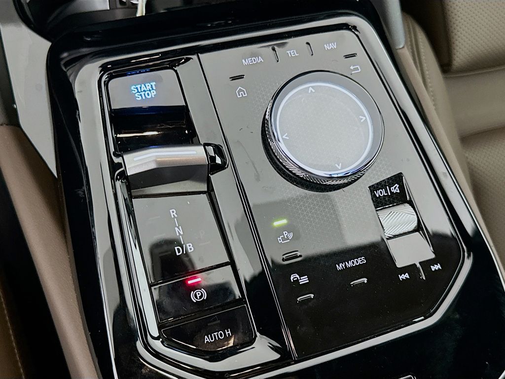 Thumbnail: 2025 BMW i5 - 15