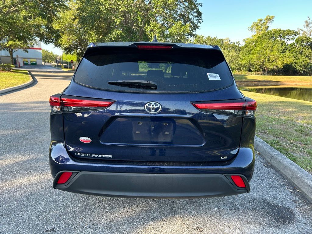 Thumbnail: 2022 Toyota Highlander - 4