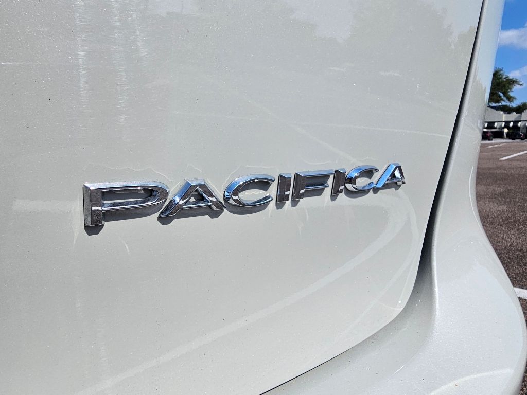 2021 Chrysler Pacifica Touring L 37