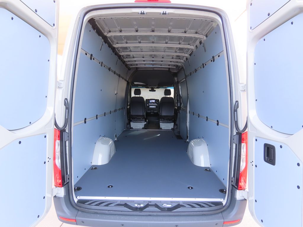 2025 Mercedes-Benz Sprinter 2500 27